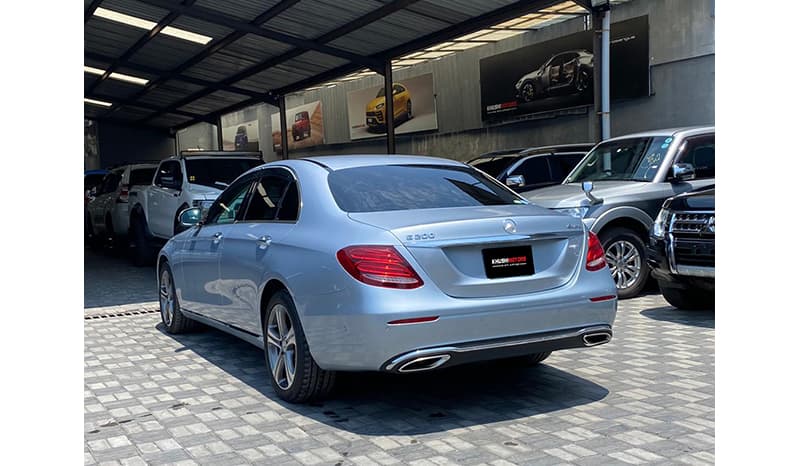 2017 Mercedes-Benz E200 image-14
