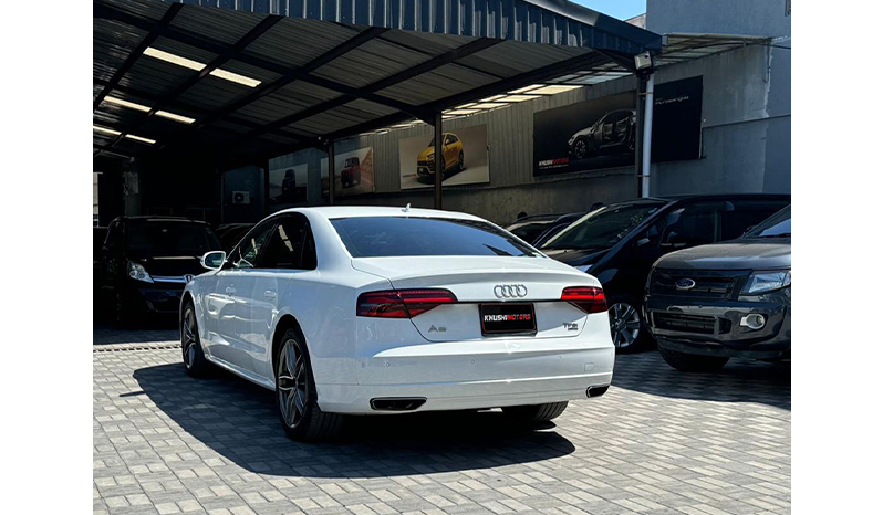2017 Audi A8 image-9