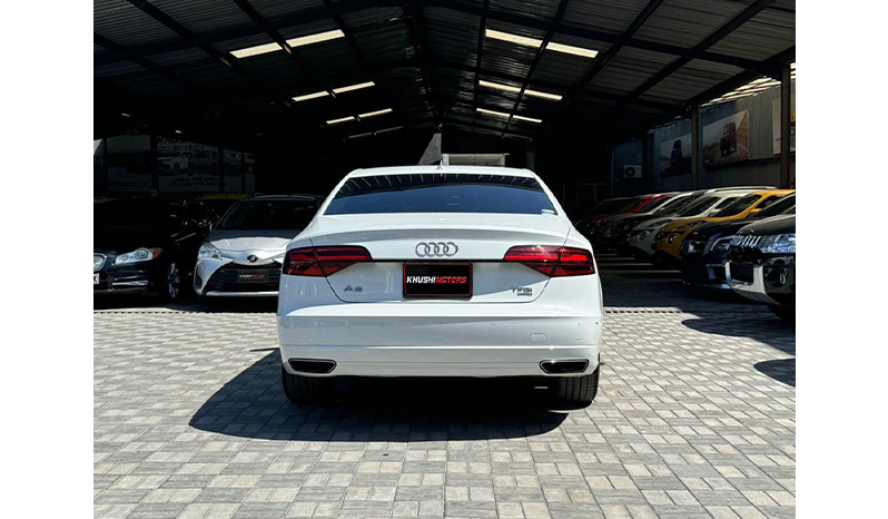 2017 Audi A8 image-10