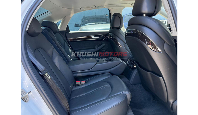2017 Audi A8 image-13