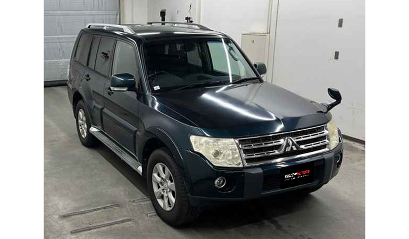 2009 Mitsubishi Pajero image-1