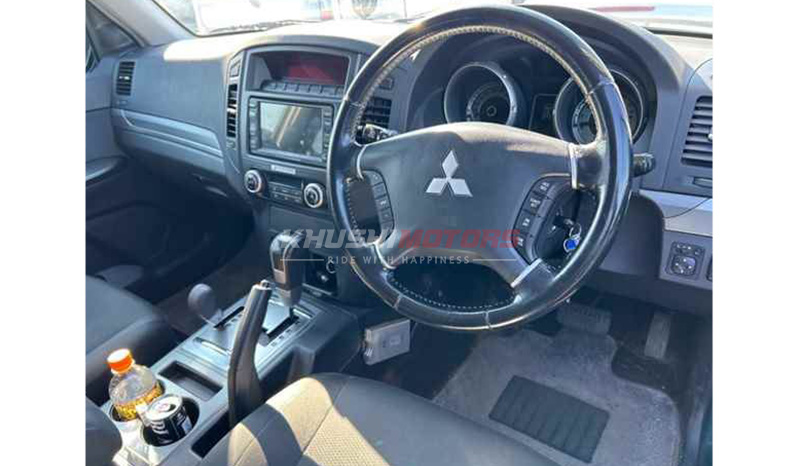 2009 Mitsubishi Pajero image-3