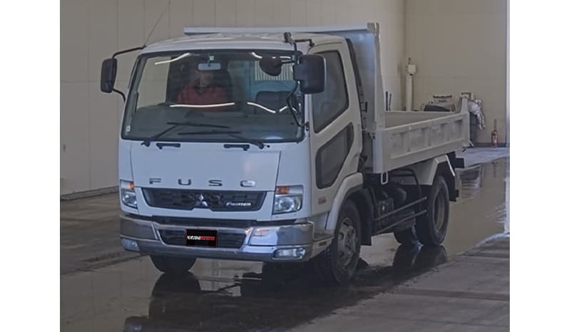 2017 Mitsubishi Fuso image-2