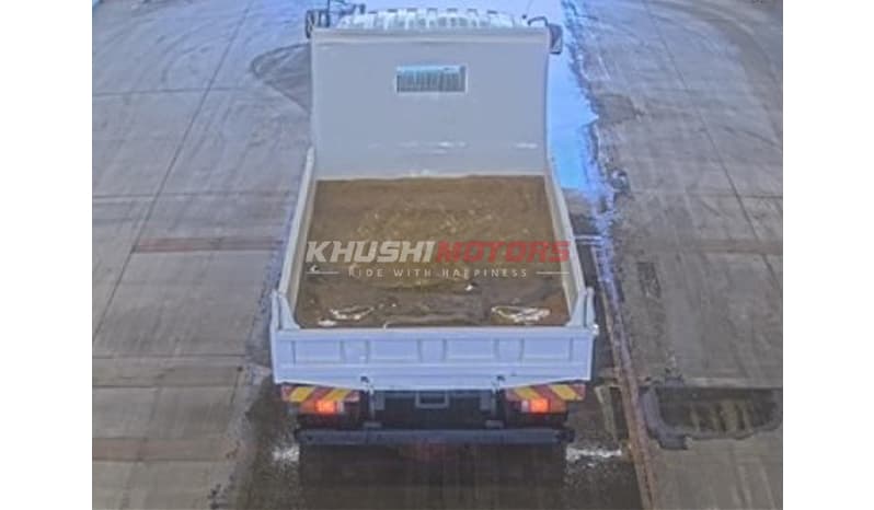 2017 Mitsubishi Fuso image-5