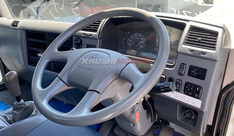 2017 Mitsubishi Fuso image-10