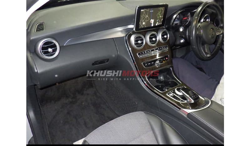 2017 Mercedes-Benz C200 image-5