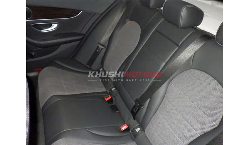 2017 Mercedes-Benz C200 image-6