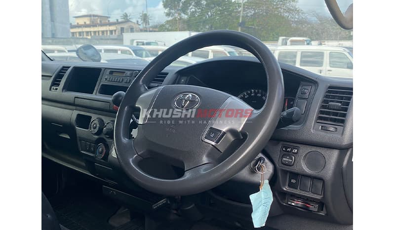 2018 Toyota Hiace image-11