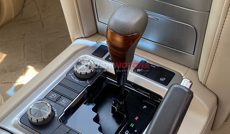 2017 Toyota Land Cruiser image-14