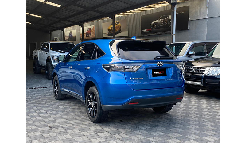 2017 Toyota Harrier image-14