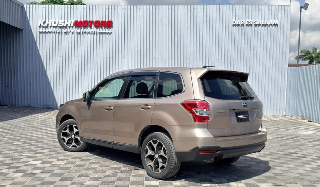 2014 Subaru Forester image-8