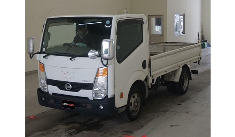 2017 Nissan Atlas image-2