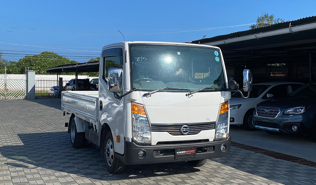 2017 Nissan Atlas image-13