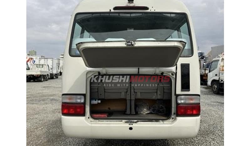 2017 Hino Liesse image-4