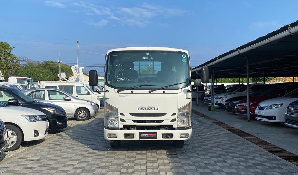 2018 Isuzu ELF image-1