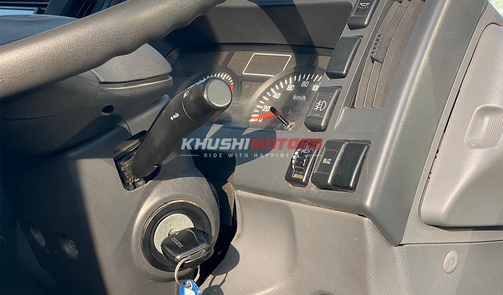 2018 Isuzu ELF image-6