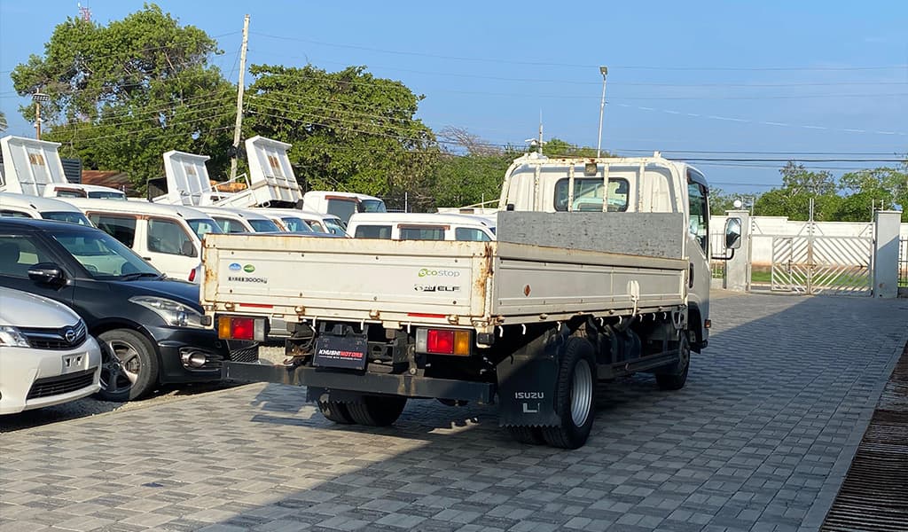 2018 Isuzu ELF image-10