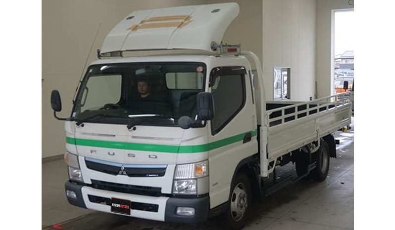 2017 Mitsubishi Canter image-1
