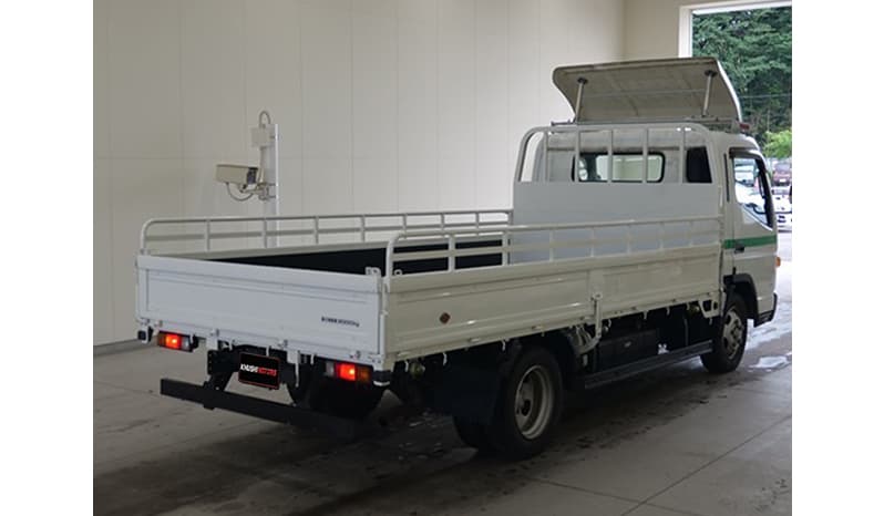 2017 Mitsubishi Canter image-2