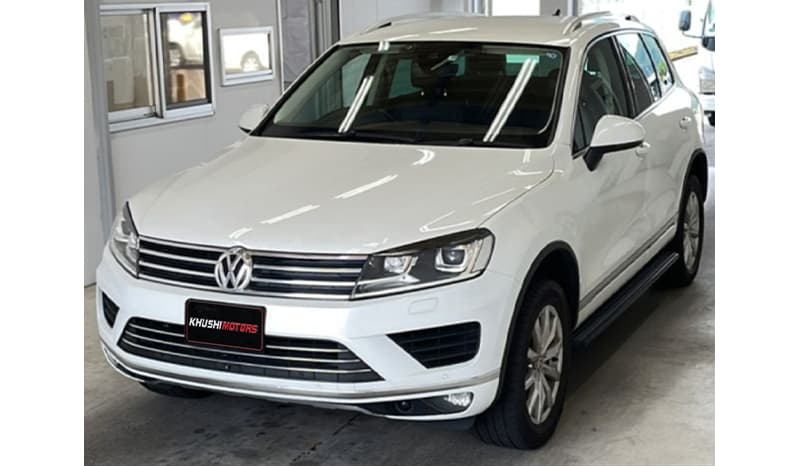 2017 Volkswagen Touareg image-3