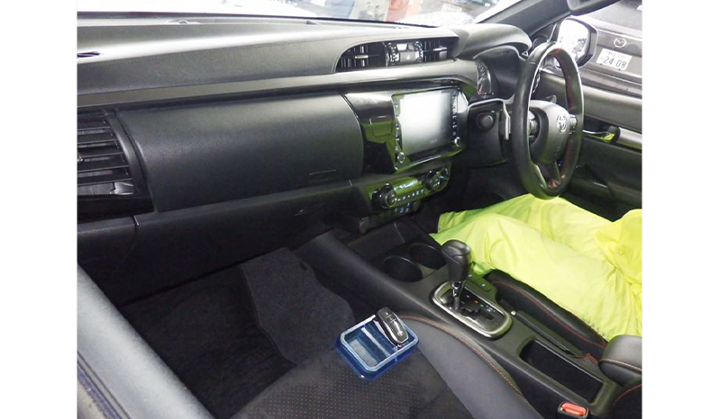 2022 Toyota Hilux image-6