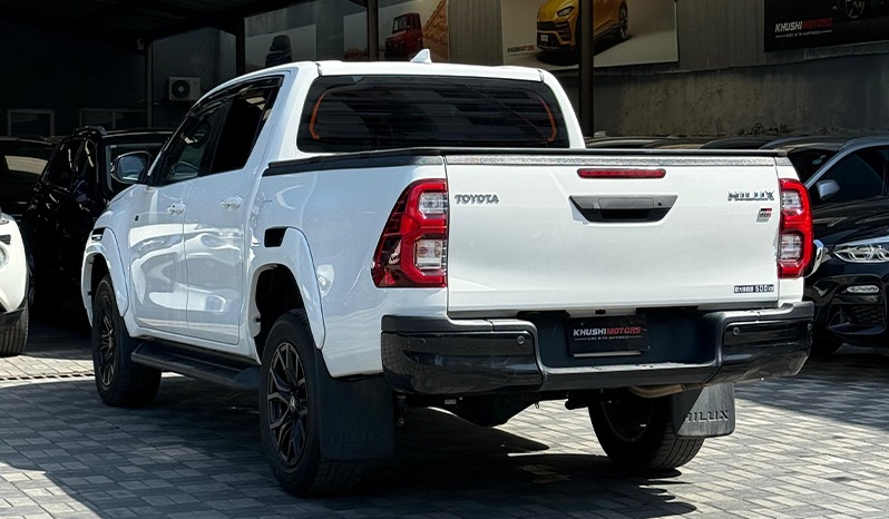 2022 Toyota Hilux image-16
