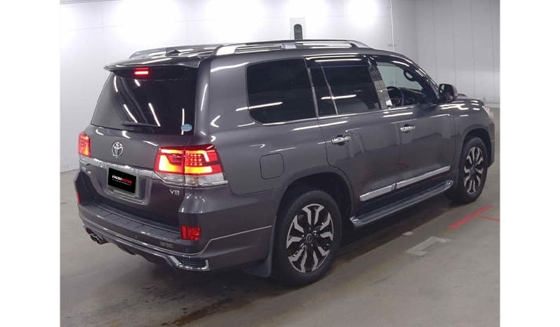 2019 Toyota Land Cruiser image-4