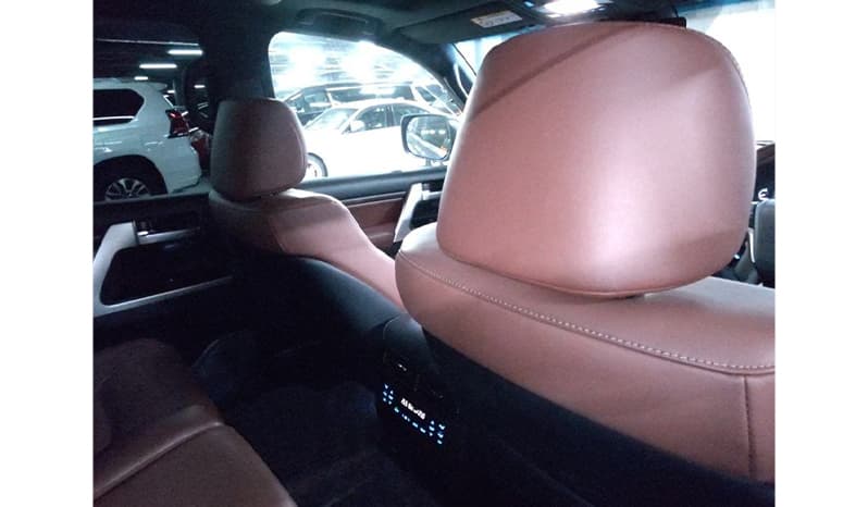 2019 Toyota Land Cruiser image-6