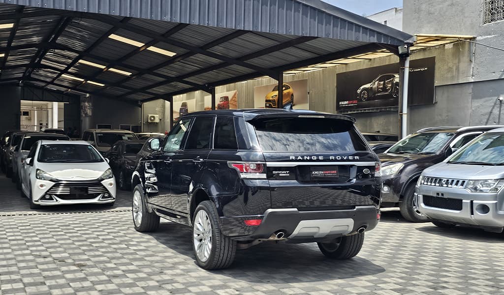 2017 Land Rover Range Rover Sport image-4