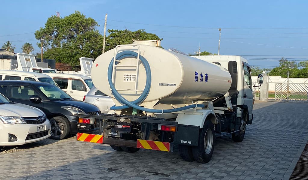2017 Mitsubishi Canter image-11