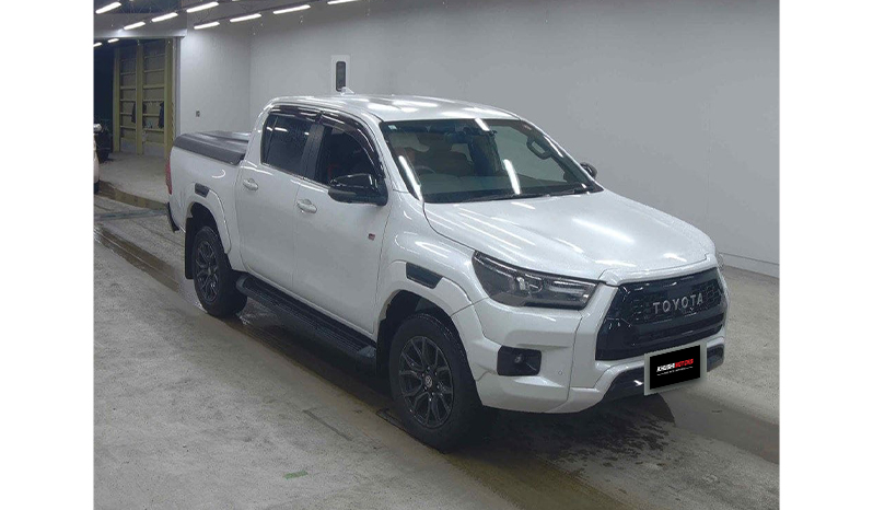 2024 Toyota Hilux image-2
