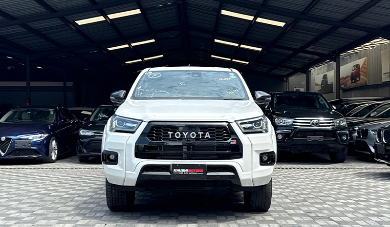 2024 Toyota Hilux image-7