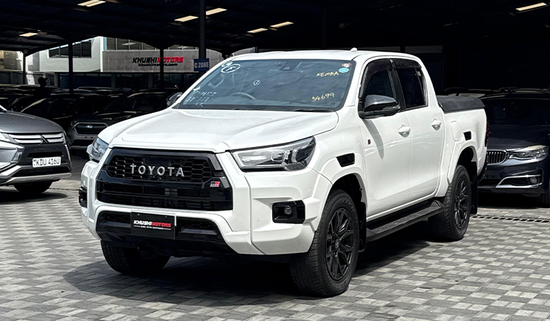 2024 Toyota Hilux image-9