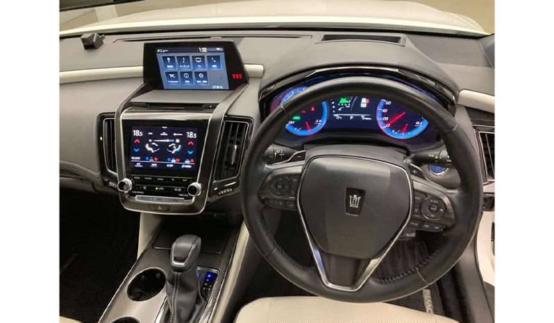 2019 Toyota Crown RS image-6