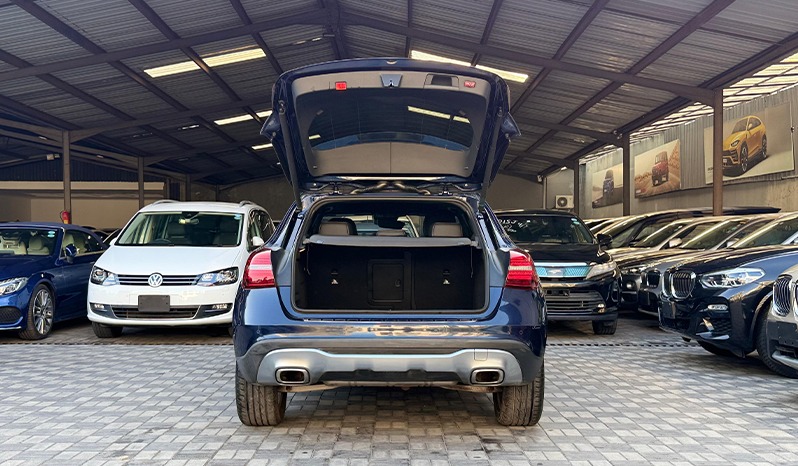 2018 Mercedes-Benz Gla220 image-2
