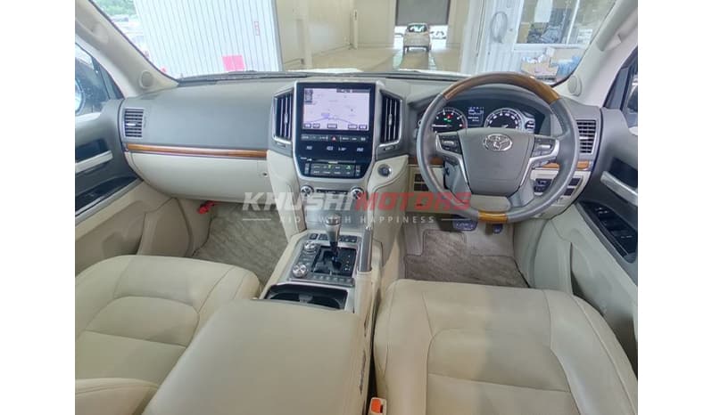 2017 Toyota Land Cruiser image-6