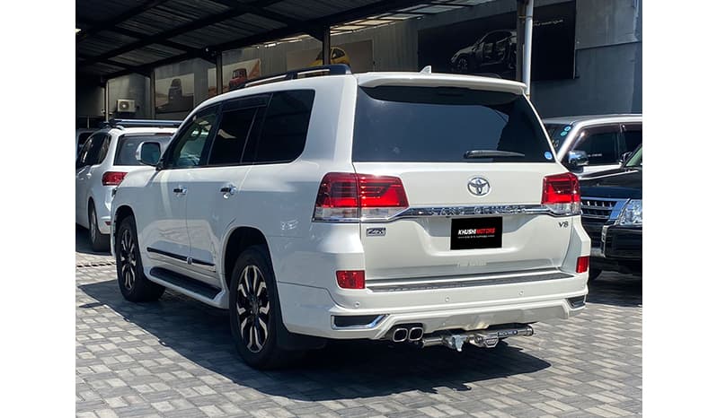 2017 Toyota Land Cruiser image-9