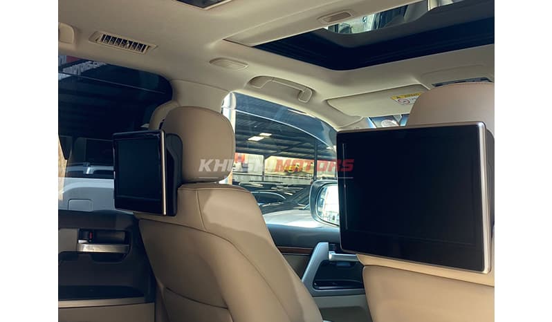 2017 Toyota Land Cruiser image-13