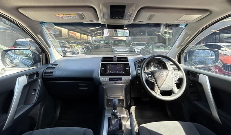 2018 Toyota Land Cruiser Prado image-9