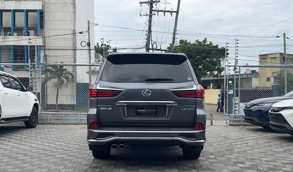 2018 Lexus LX570 image-27