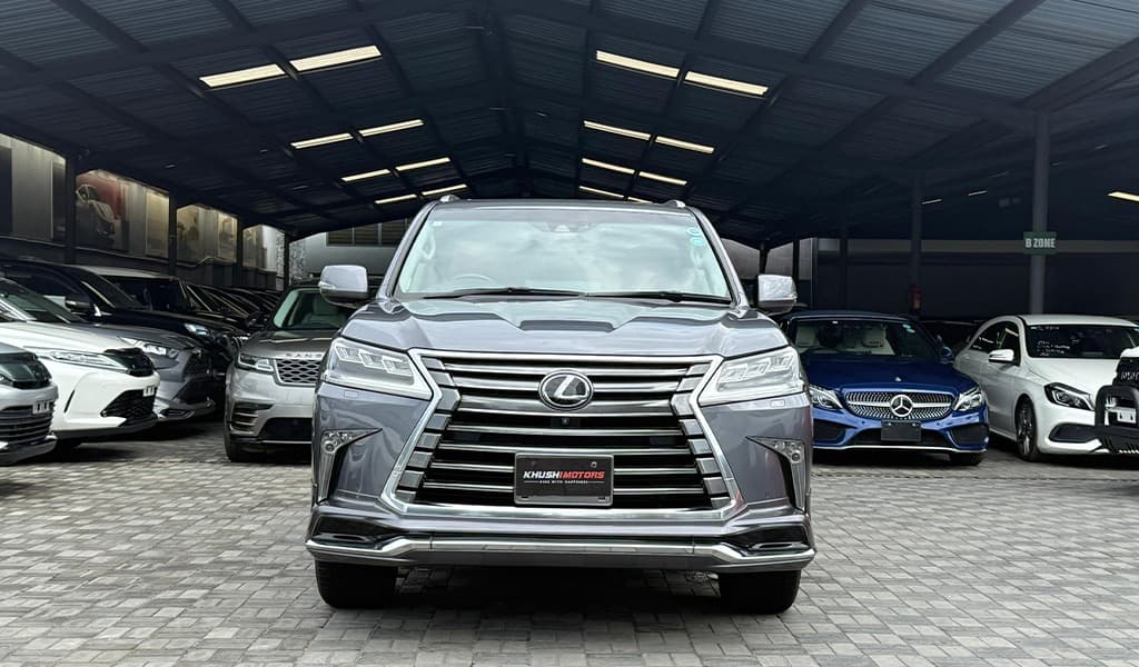 2018 Lexus LX570 image-30