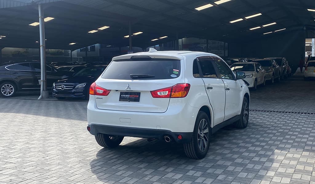2017 Mitsubishi Rvr image-14