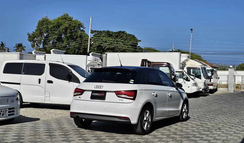 2017 Audi A1 image-9