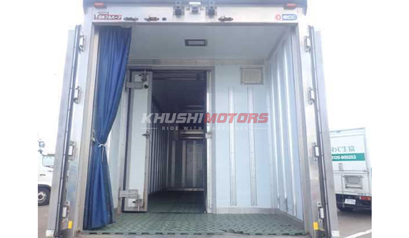 2017 Isuzu ELF image-3