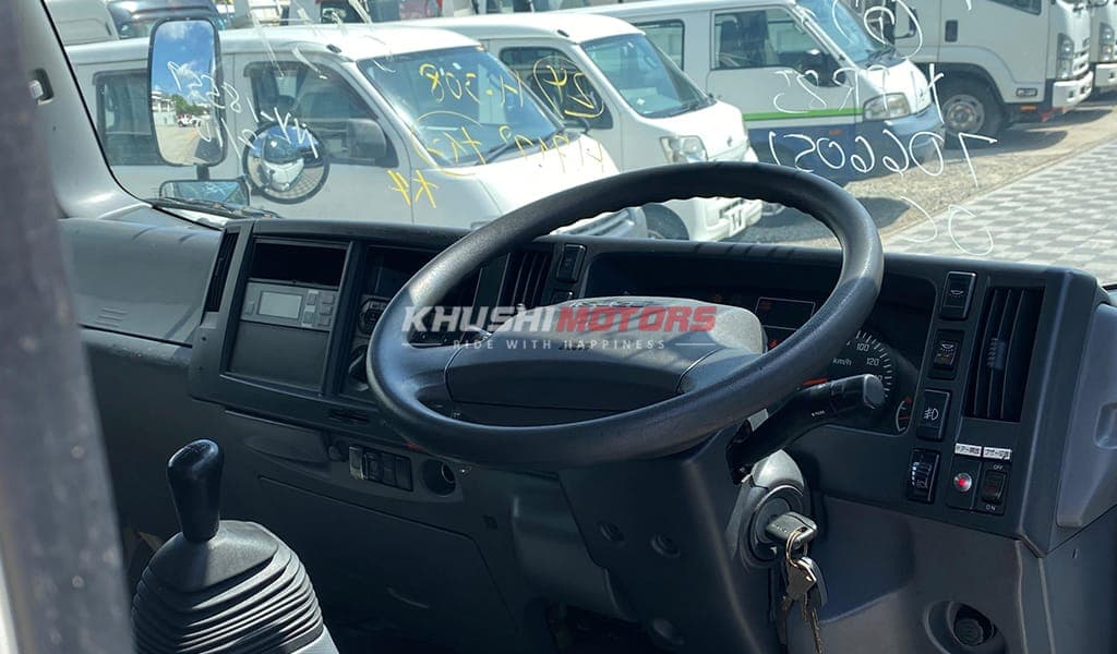 2017 Isuzu ELF image-11