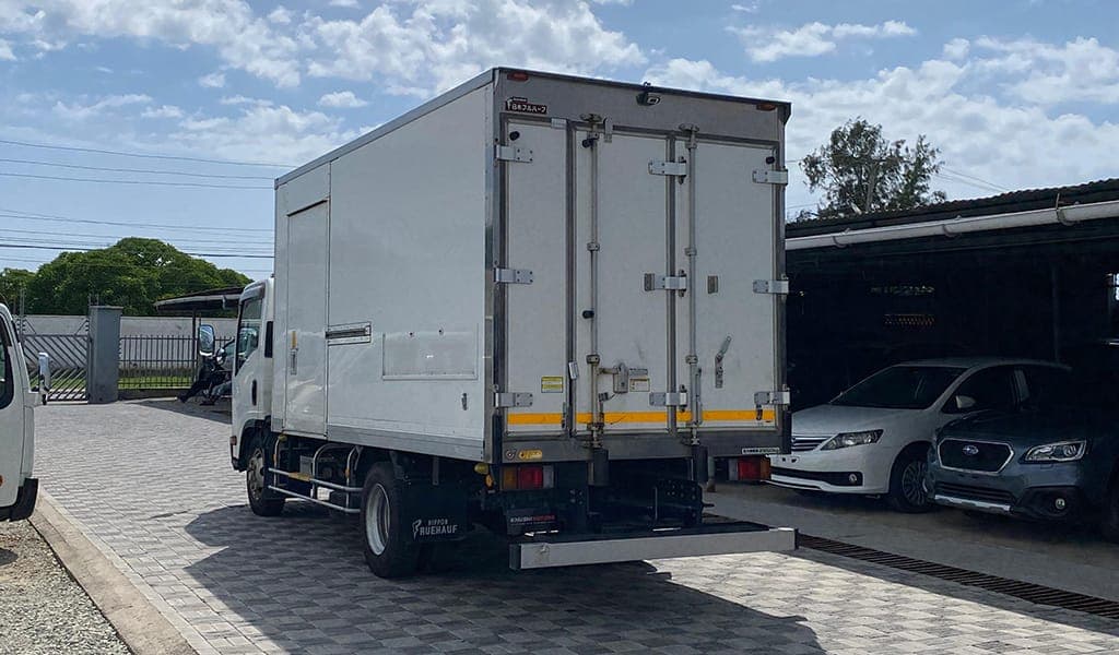 2017 Isuzu ELF image-13