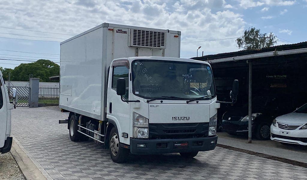 2017 Isuzu ELF image-15