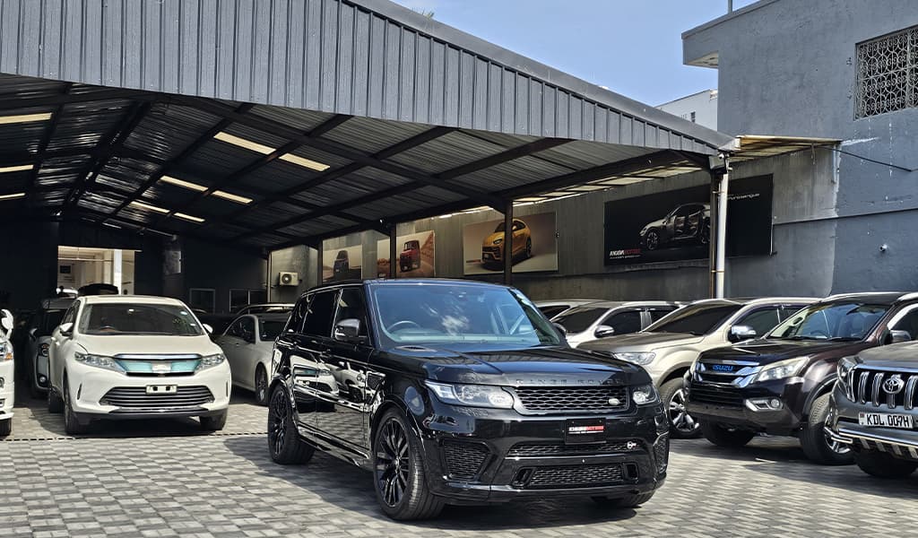 2017 Land Rover Range Rover Sport Svr image-1