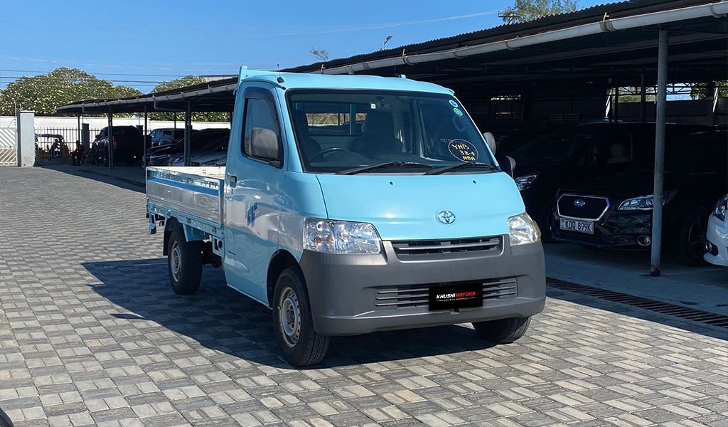 2017 Toyota Townace image-5