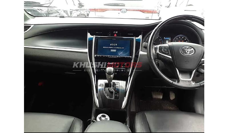 2017 Toyota Harrier image-5